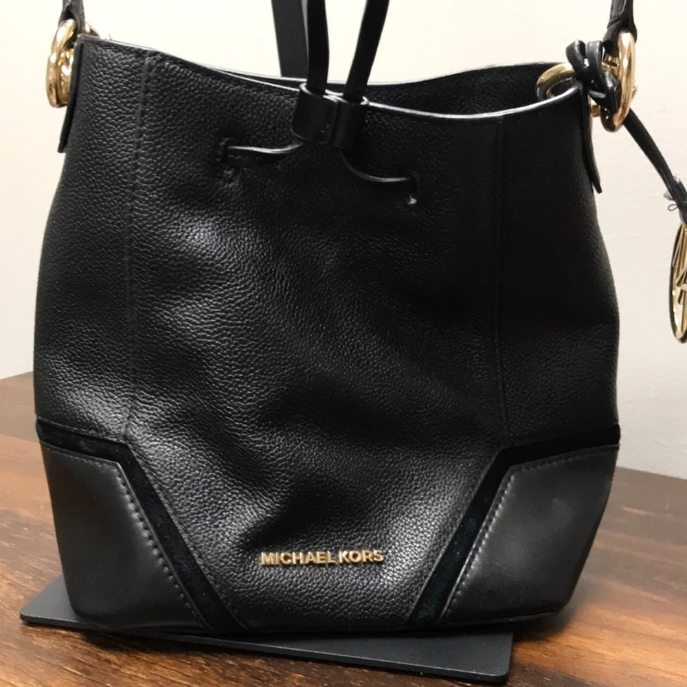 Michael Kors Nicole Bucket Bag